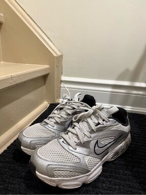 Nike Air Zoom- Silver and Black Sneakers